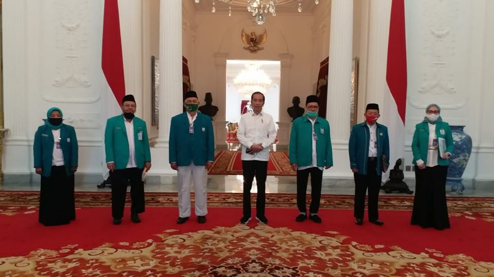 Bertemu Jokowi, Nasehat Ini Disampaikan Ustaz Farid Okbah Bersama Pengurus Parmusi